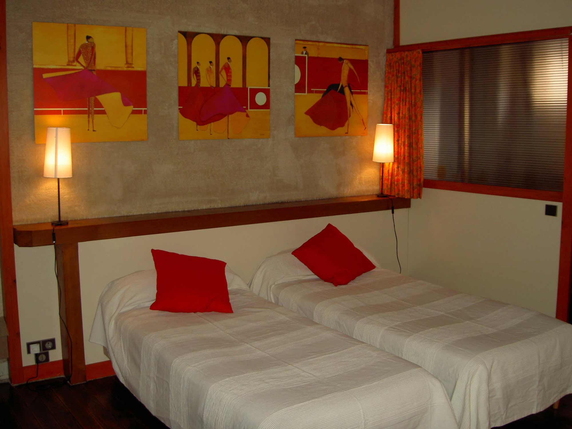 Cliquez pour agrandir la photo de la chambre de la Girondine Cliquez pour agrandir la photo de la chambre de la Girondine