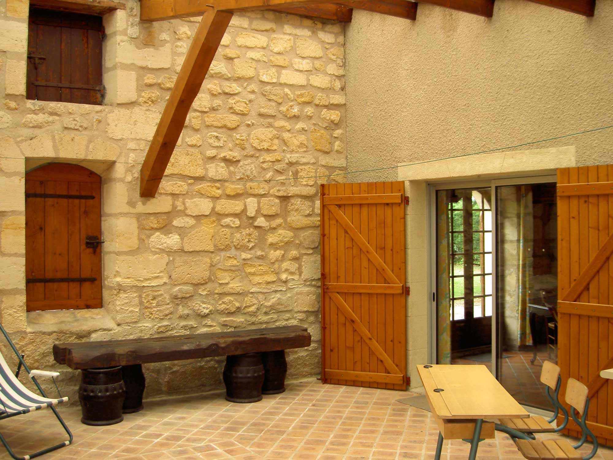Cliquez pour agrandir la photo du patio de la Girondine Cliquez pour agrandir la photo du patio de la Girondine